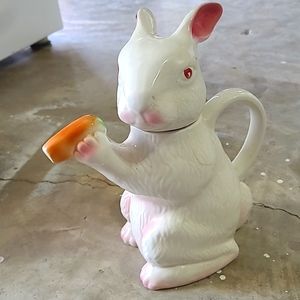 Peter Rabbit Teapot